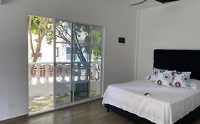 Isabella Habitaciones y aptos cerca del Aeropuerto y Playa